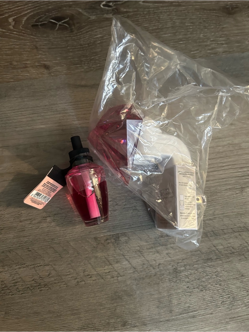 Bath and body works champagne toast gem wallflower and refill